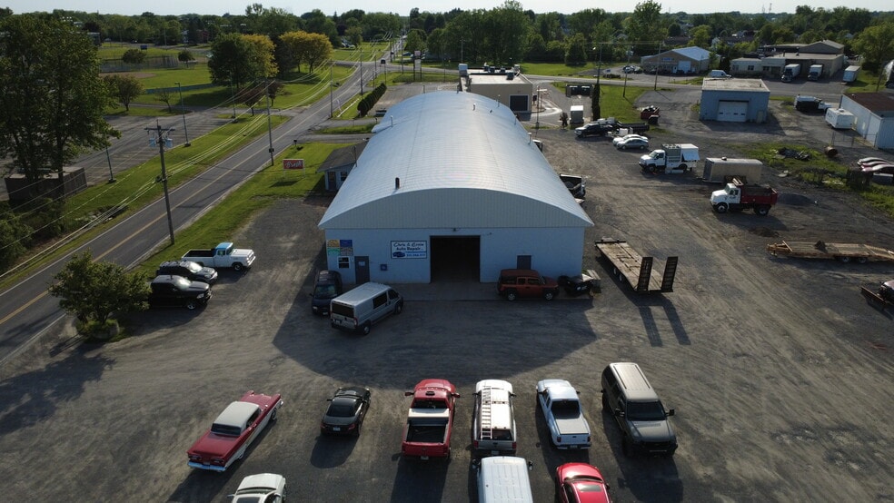 8125-8127 Thompson Rd, Clay, NY for lease - Building Photo - Image 2 of 16