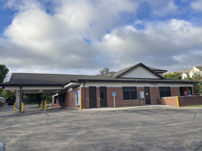 522 Snelling Ave S, Saint Paul, MN à vendre - Photo du bâtiment - Image 2 de 4