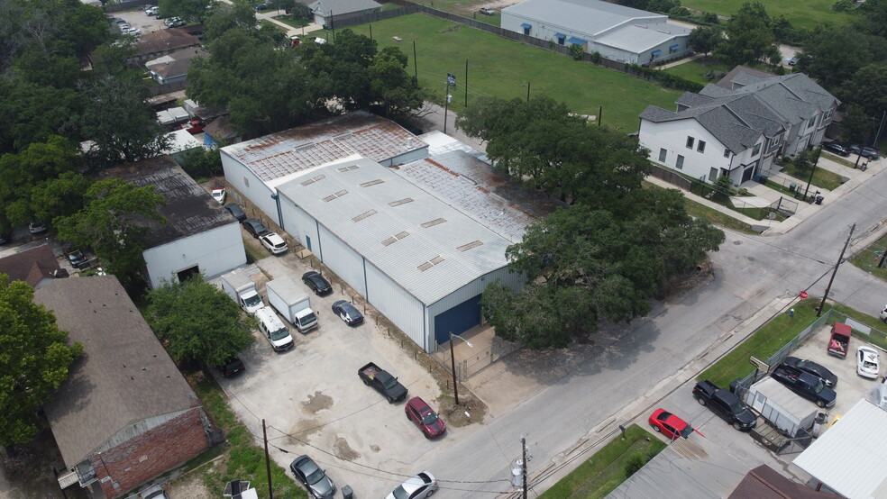 3609 Bolin Rd, Houston, TX for lease - Building Photo - Image 3 of 18