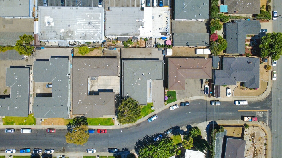 2351 Sutter Ave, Santa Clara, CA à vendre - Photo du bâtiment - Image 2 de 75
