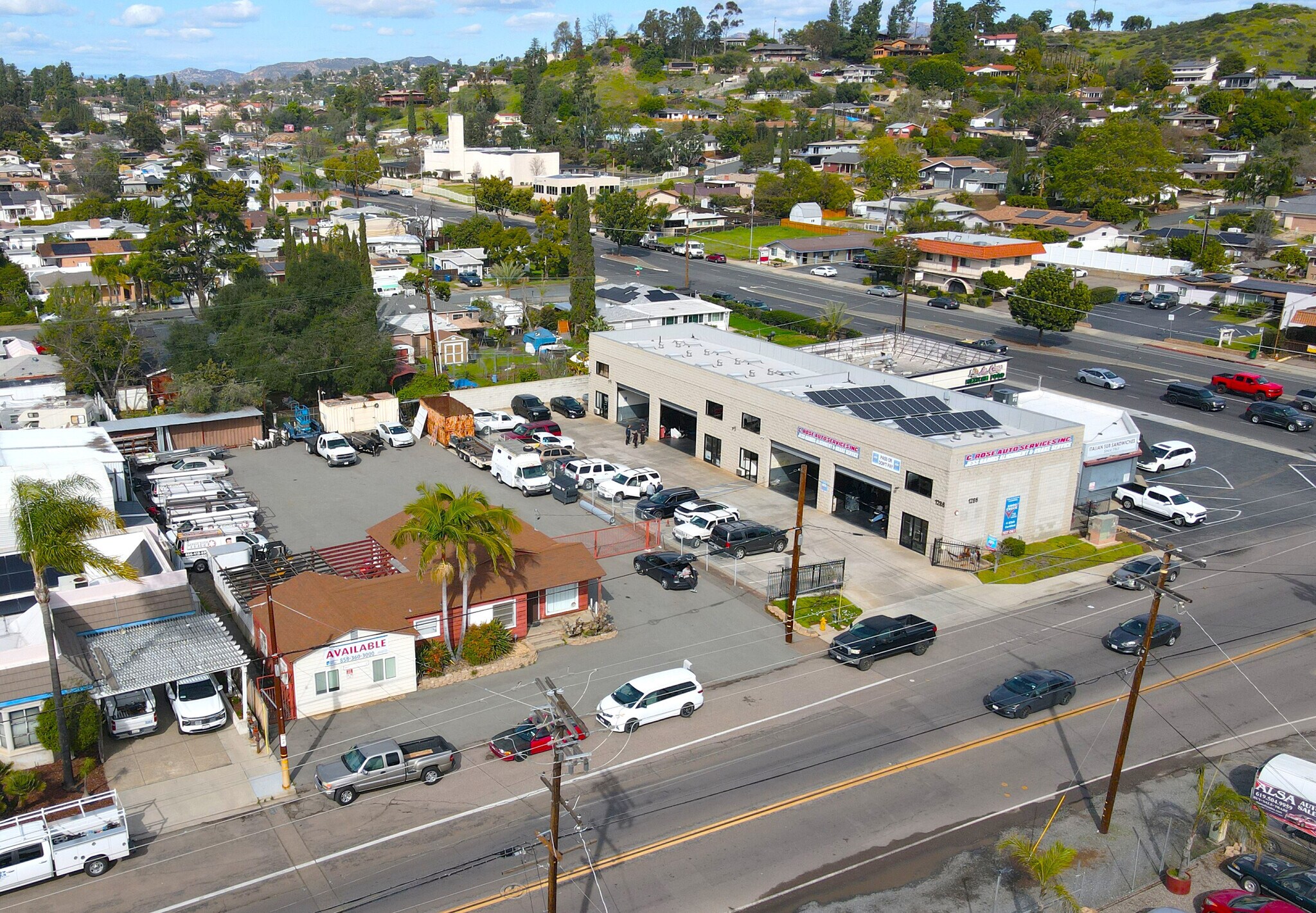 1282 Greenfield Dr, El Cajon, CA à louer Photo principale- Image 1 de 6