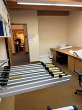 160 Guthrie Ln, Brentwood, CA for lease Interior Photo- Image 2 of 3