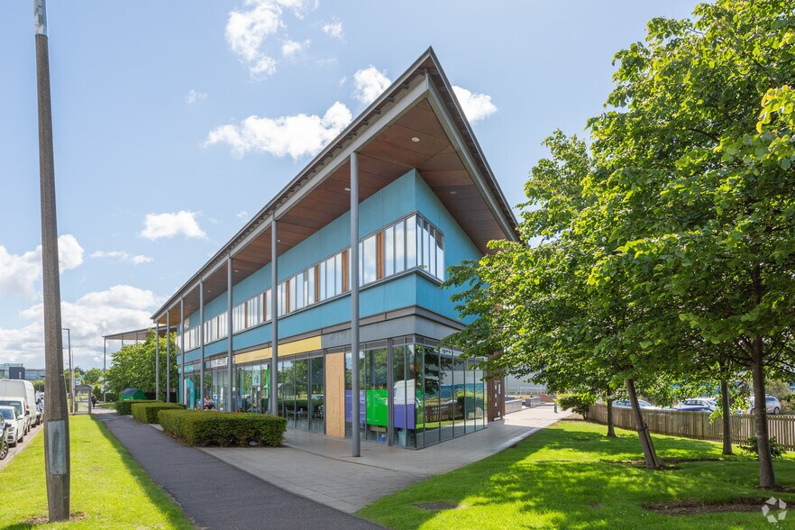 17 South Gyle Cres, Edinburgh à louer - Photo du bâtiment - Image 2 de 4