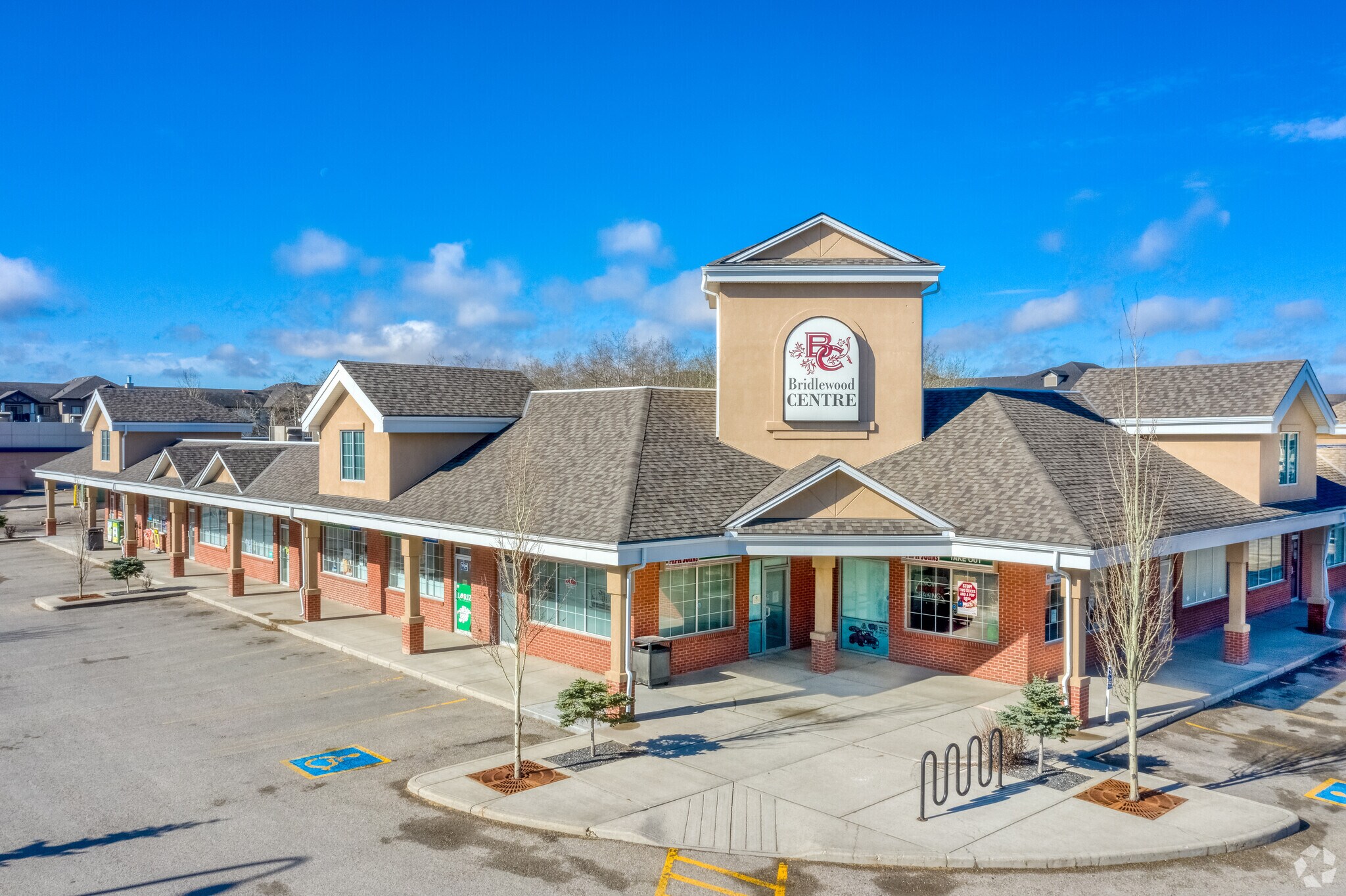 2525 Bridlecrest Way SW, Calgary, AB à vendre Photo du bâtiment- Image 1 de 1