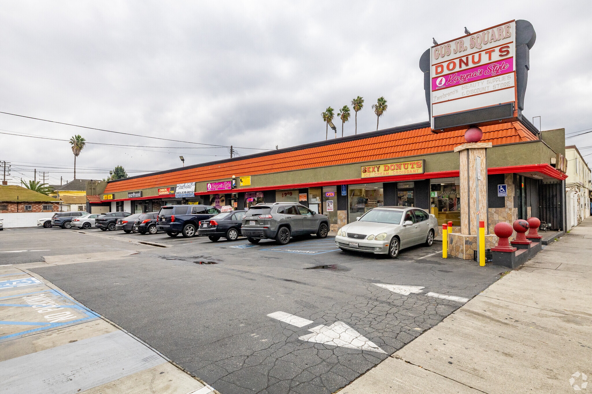 4007 S San Pedro St, Los Angeles, CA à louer Photo principale- Image 1 de 2