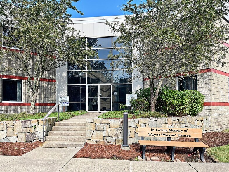 100 Weymouth St, Rockland, MA à louer - Photo du bâtiment - Image 2 de 27