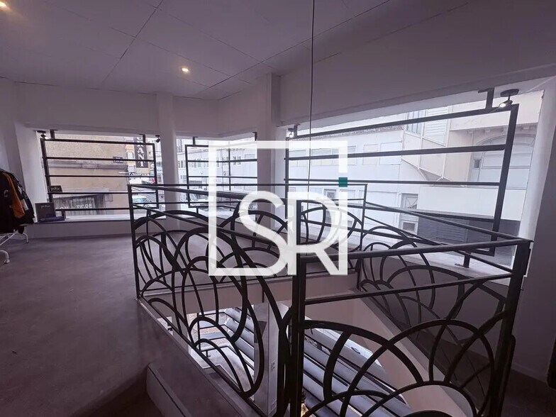 Commerce de détail dans Clermont-Ferrand à louer - Photo du bâtiment - Image 2 de 10