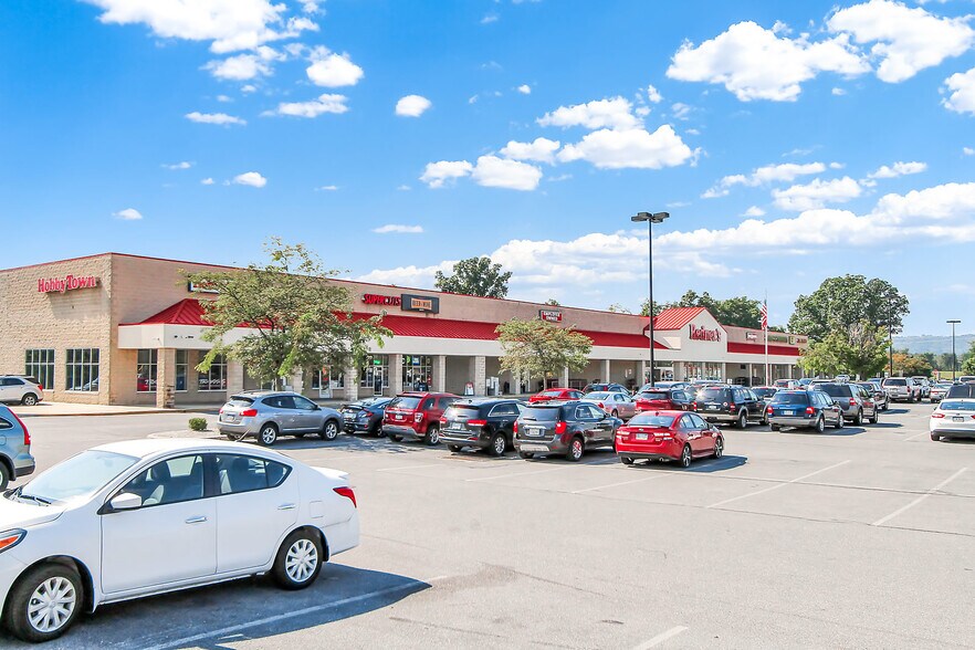 4810-4860 Penn Ave, Sinking Spring, PA à louer - Photo du bâtiment - Image 3 de 12