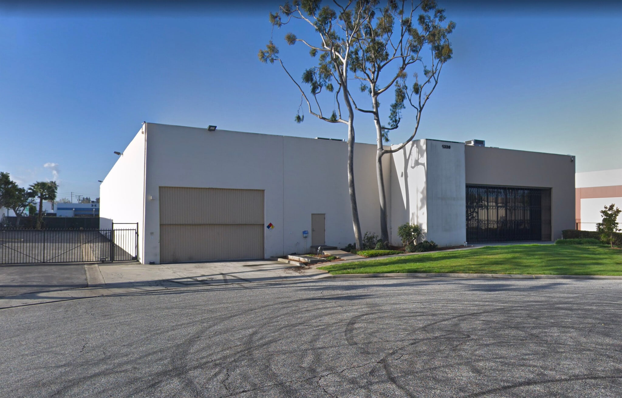 1330 W Walnut Pky, Compton, CA for lease Building Photo- Image 1 of 3