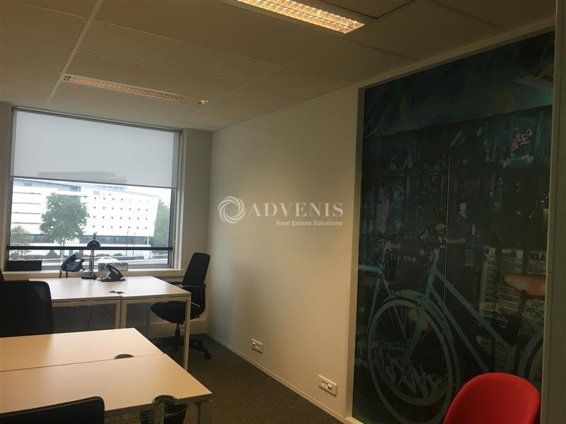 Coworking Space in Montigny-le-Bretonneux for lease Interior Photo- Image 1 of 9