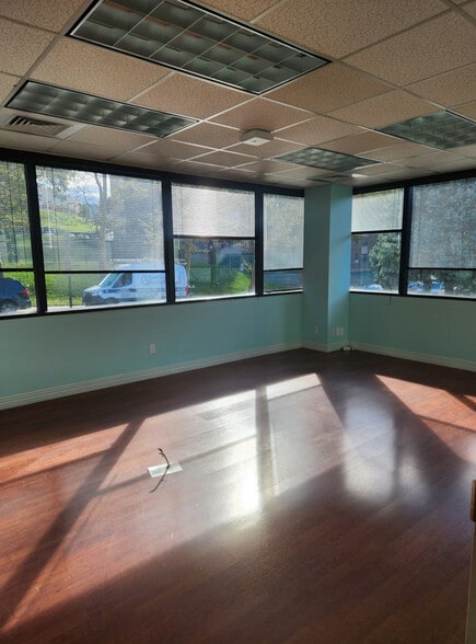 1200 Brown St, Peekskill, NY for lease - Interior Photo - Image 3 of 5