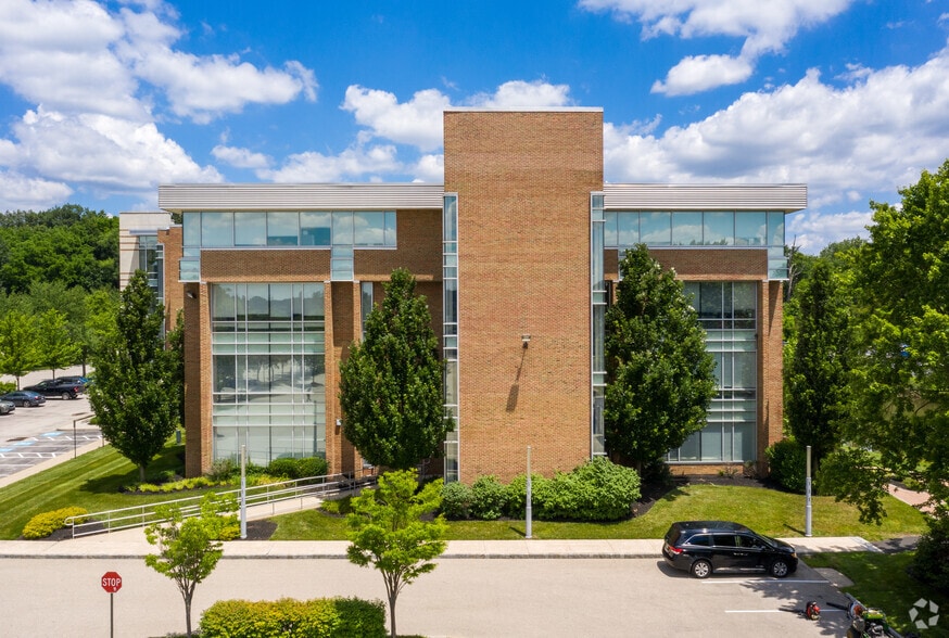 1777 Sentry Pky W, Blue Bell, PA à louer - Photo du bâtiment - Image 3 de 7