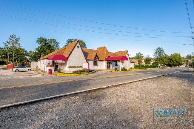 Plus de détails pour 625 Greenway Rd, Glen Burnie, MD - Commerce de détail à vendre