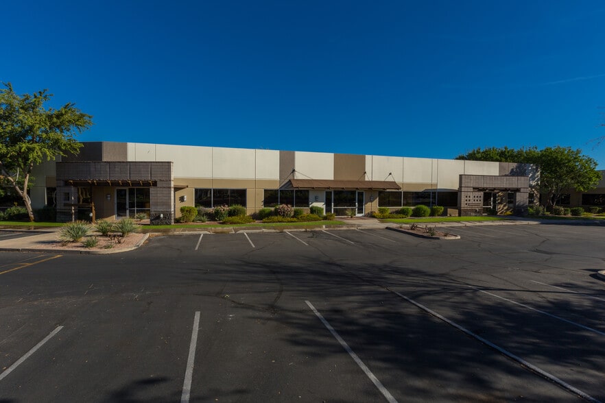 4050 E Cotton Center Blvd, Phoenix, AZ for lease - Building Photo - Image 3 of 9