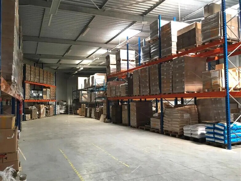 Flex in Collégien for lease - Building Photo - Image 2 of 5