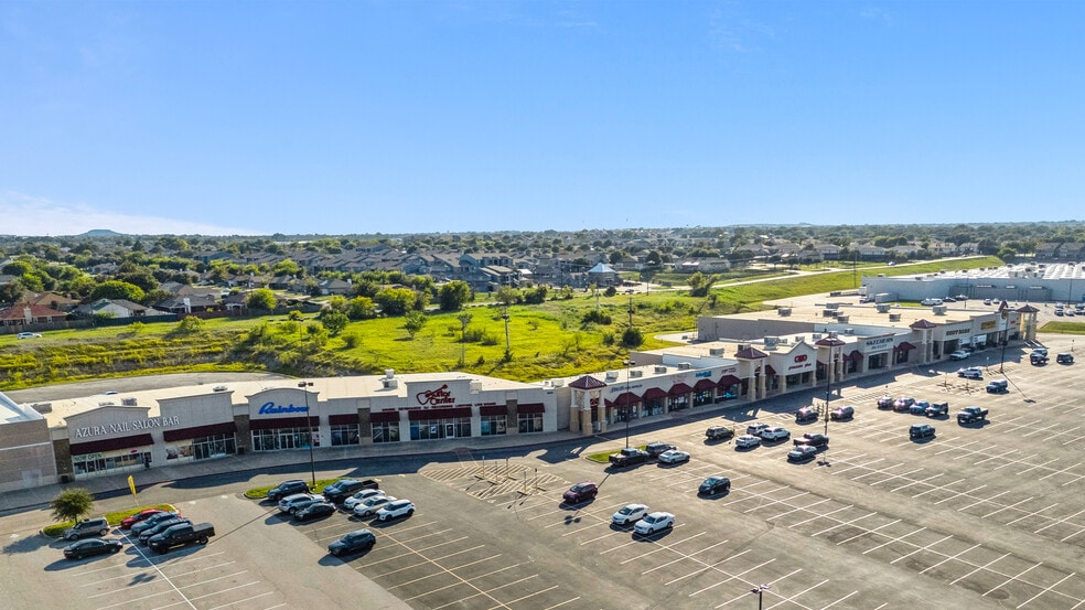 1500-1600 Lowes Blvd, Killeen, TX à vendre - Photo du bâtiment - Image 1 de 6