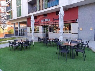 Plus de détails pour Multi-résidentiel à vendre