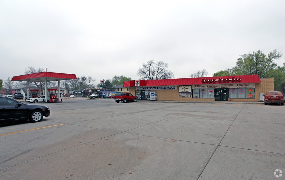 325 E Ayers St, Edmond, OK for lease - Primary Photo - Image 1 of 2