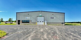 Plus de détails pour 2501 Runway Dr, Waupaca, WI - Commerce de détail à vendre