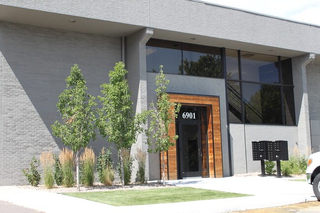 Plus de détails pour 6901 S Yosemite St, Englewood, CO - Bureau à louer