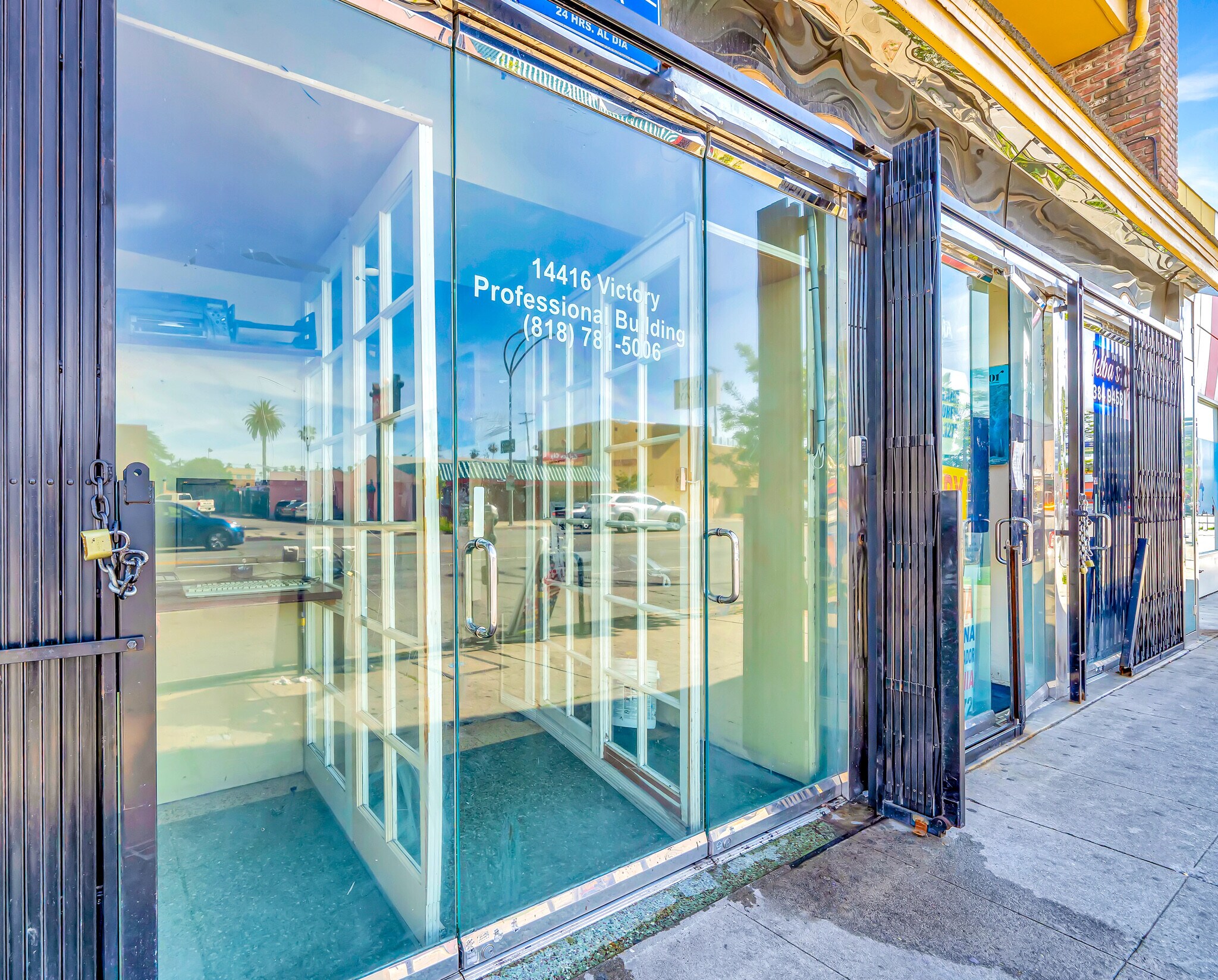 14416 Victory Blvd, Van Nuys, CA à louer Photo du bâtiment- Image 1 de 3