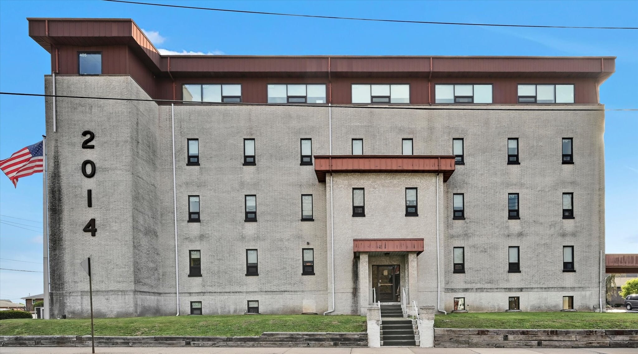 2014 Laubach Ave, Northampton, PA for sale Primary Photo- Image 1 of 44