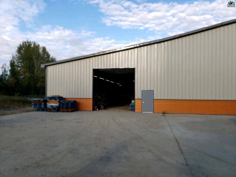 1651 Levee Way, North Pole, AK for sale - Building Photo - Image 2 of 16