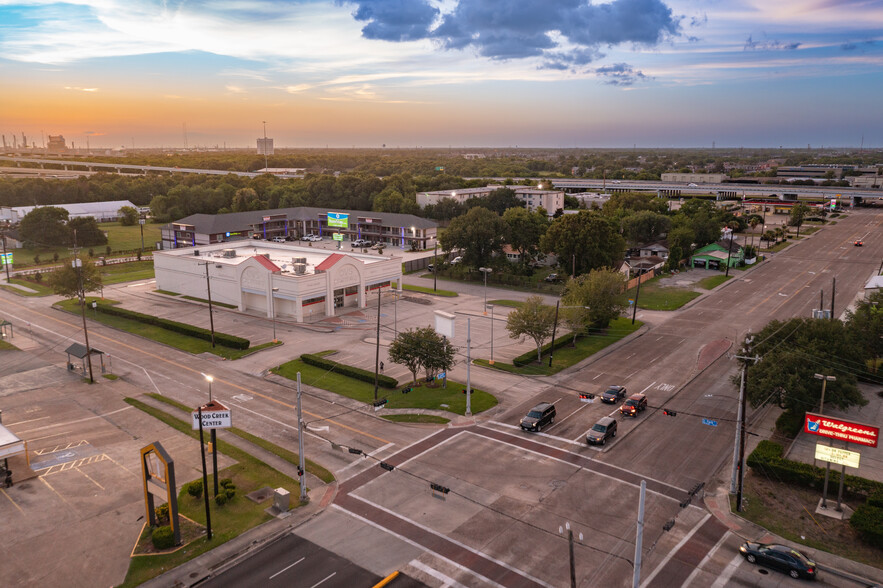 2001 Garth Rd, Baytown, TX à vendre - Photo du bâtiment - Image 3 de 13