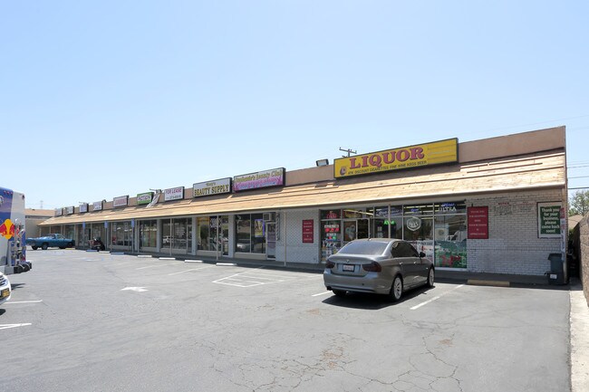 Plus de détails pour 10466-10506 Artesia Blvd, Bellflower, CA - Commerce de détail à louer