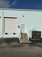 1200-1340 Stirling Rd, Dania Beach, FL for lease Building Photo- Image 2 of 9