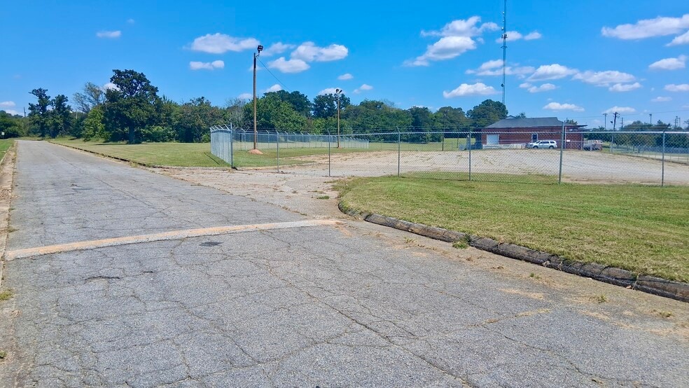 600 Guy Paine Rd, Macon, GA à louer - Photo du bâtiment - Image 2 de 12