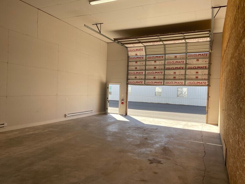 215 Arden Dr, Belgrade, MT à louer - Photo du bâtiment - Image 1 de 4