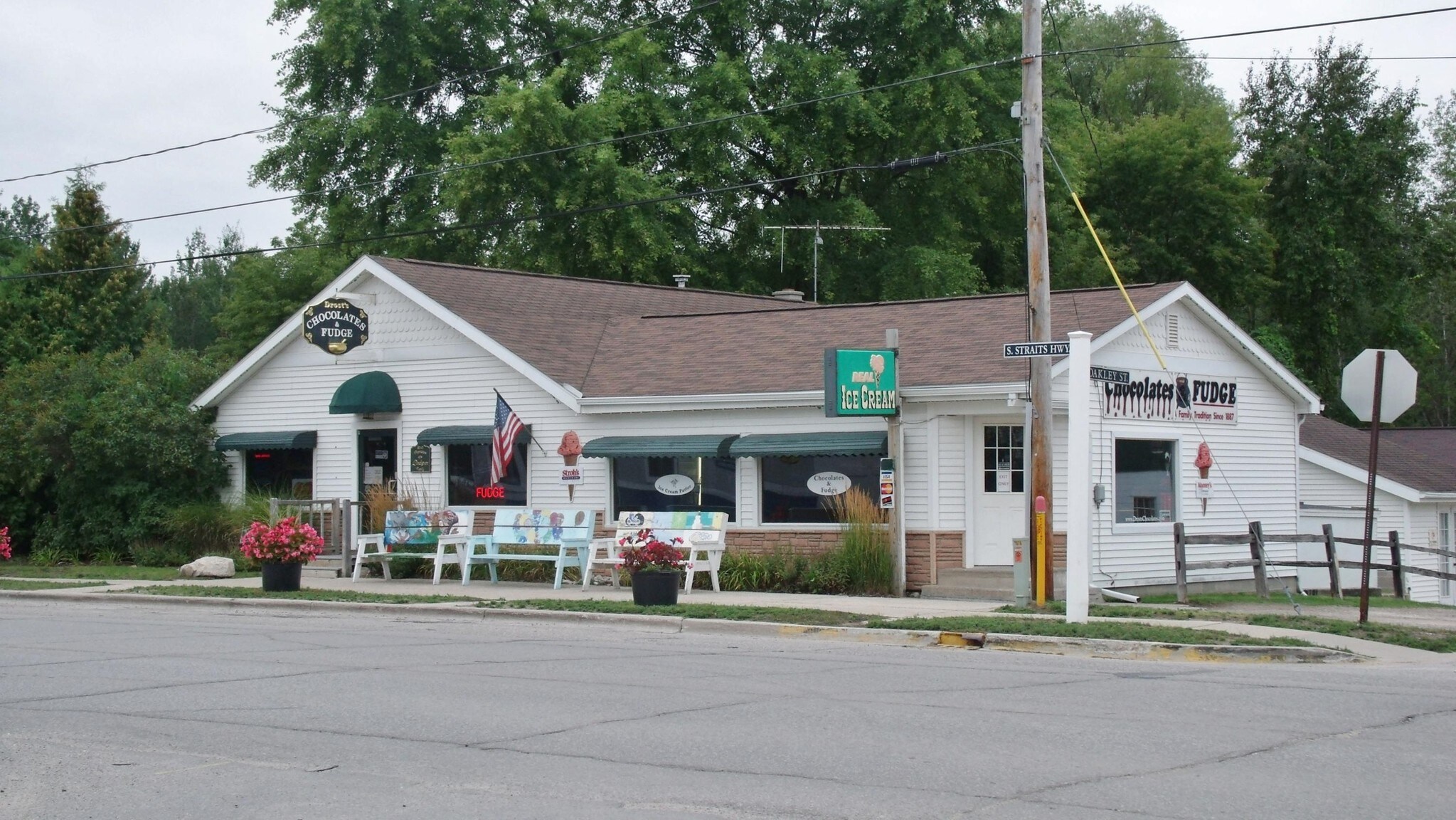 3676 S Straits Hwy, Indian River, MI à vendre Photo principale- Image 1 de 2