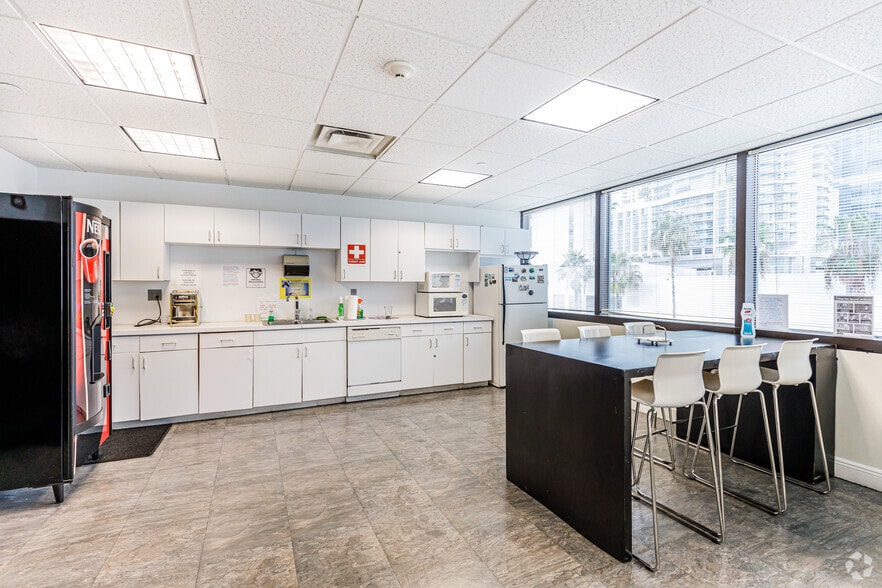 200 S Andrews Ave, Fort Lauderdale, FL à vendre - Photo intérieure - Image 3 de 134