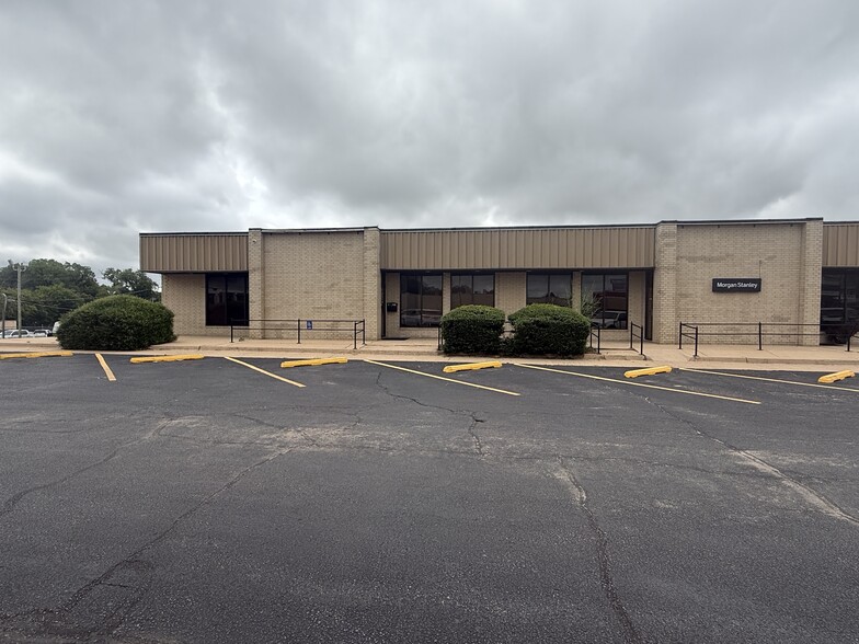 1214 N Highway 81, Duncan, OK for lease - Building Photo - Image 1 of 29