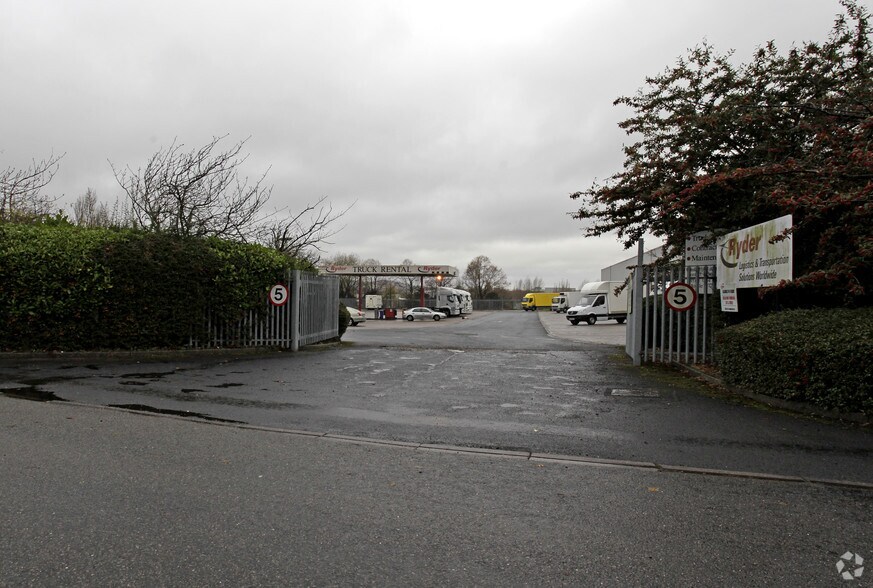 Fairfield Rd, Halesowen à louer - Photo du bâtiment - Image 2 de 2