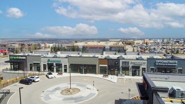 Plus de détails pour 11877 Sarcee Trail NW, Calgary, AB - Commerce de détail à louer