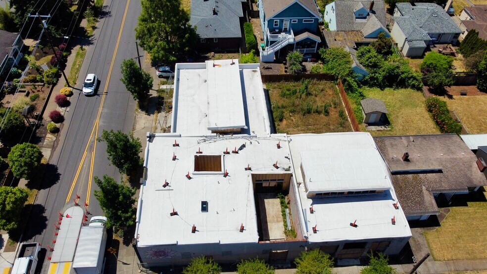 3825-3839 NE Killingsworth St, Portland, OR for sale - Building Photo - Image 2 of 5