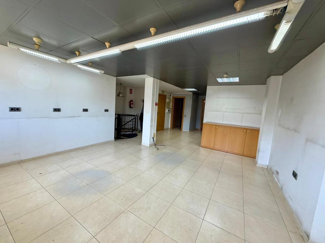 Immeuble residentiel dans Montcada i Reixac, Barcelona à vendre Photo principale- Image 1 de 3