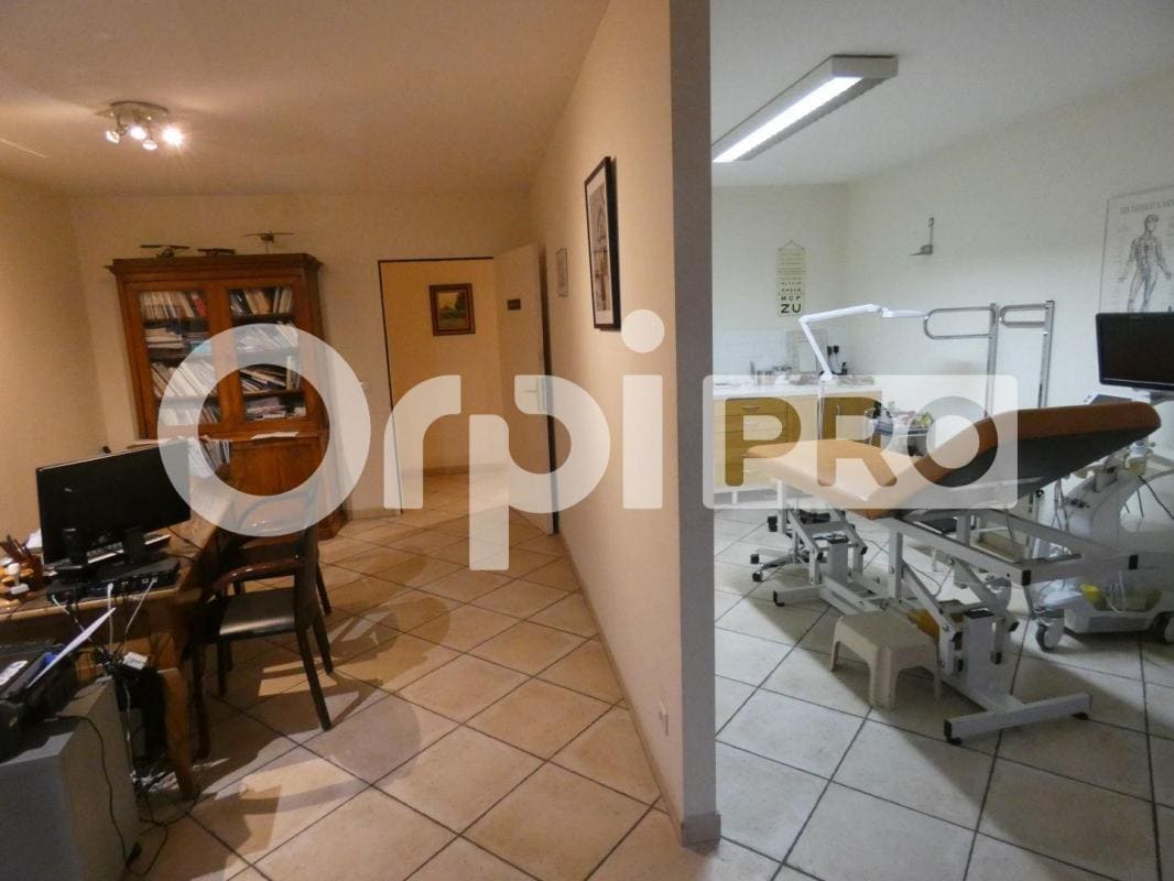 Office in Manosque for lease Interior Photo- Image 1 of 5