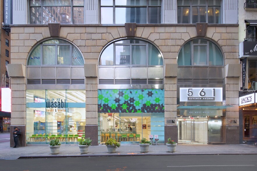 561 Seventh Ave, New York, NY à louer - Photo du bâtiment - Image 2 de 15