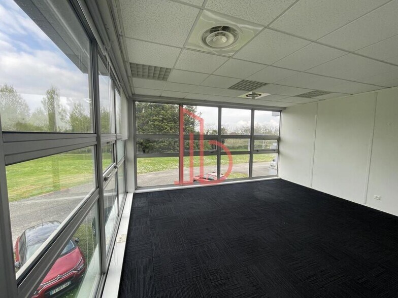 Rue Du Professeur Pierre Dangeard, Bordeaux for lease - Building Photo - Image 3 of 5