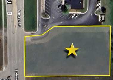 910 Huron Rd, Green Bay, WI for sale - Primary Photo - Image 1 of 1