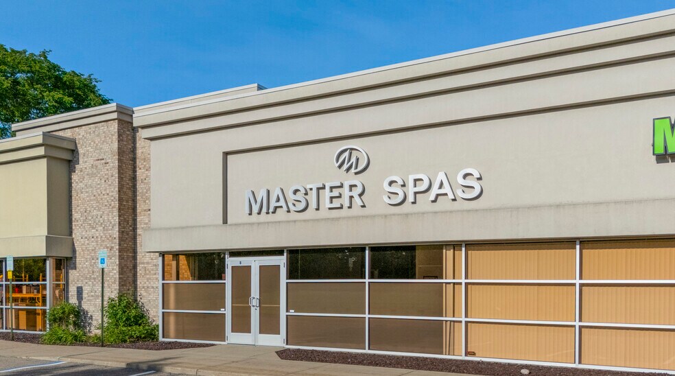 4520 Linden Creek Pky, Flint, MI à louer - Photo du bâtiment - Image 3 de 7