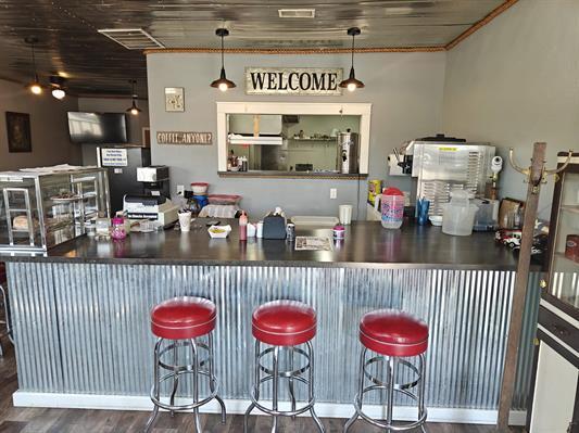 308 Main St, Trenton, NE à vendre - Photo intérieure - Image 2 de 10