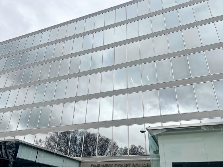 1 W Court Sq, Decatur, GA à louer - Photo intérieure - Image 3 de 17