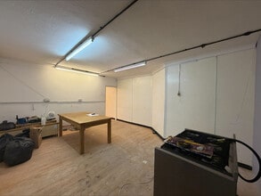 197 Laleham Rd, Shepperton for lease Interior Photo- Image 1 of 6