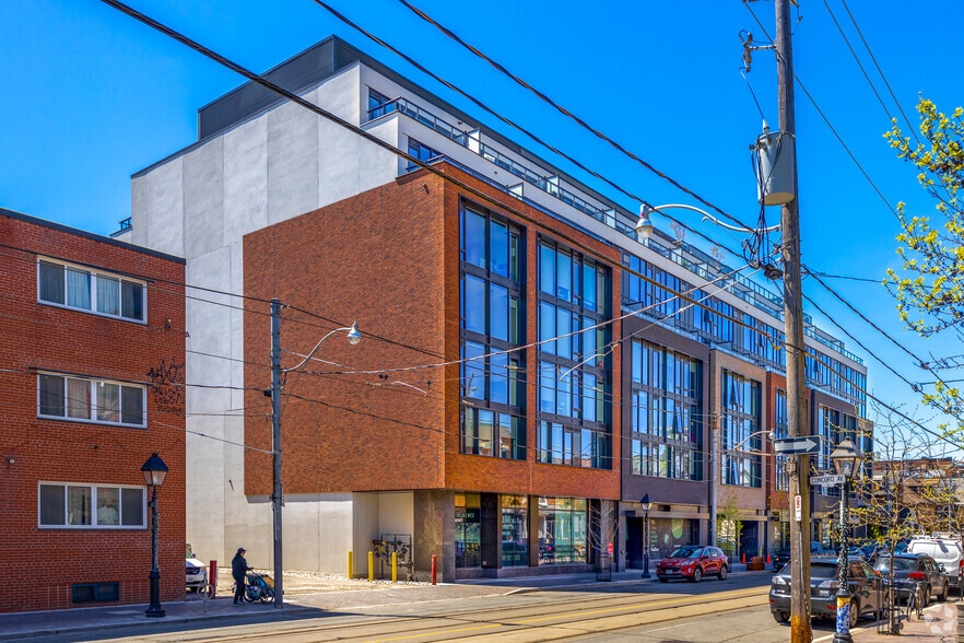 897 College St, Toronto, ON for sale - Building Photo - Image 1 of 1