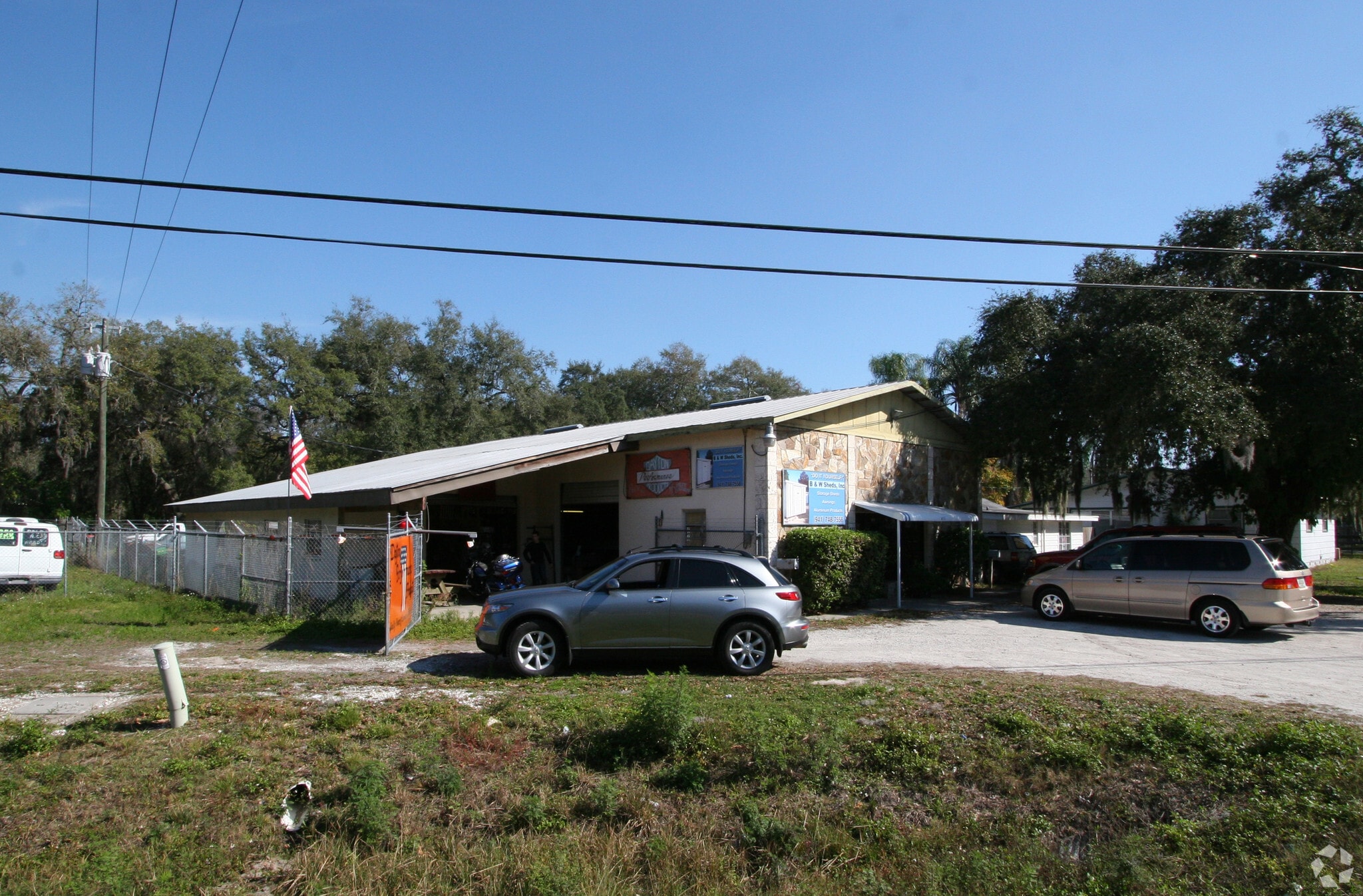 Commercial Land/Potential Redevelopment portfolio of 2 properties for sale on LoopNet.ca Primary Photo- Image 1 of 3