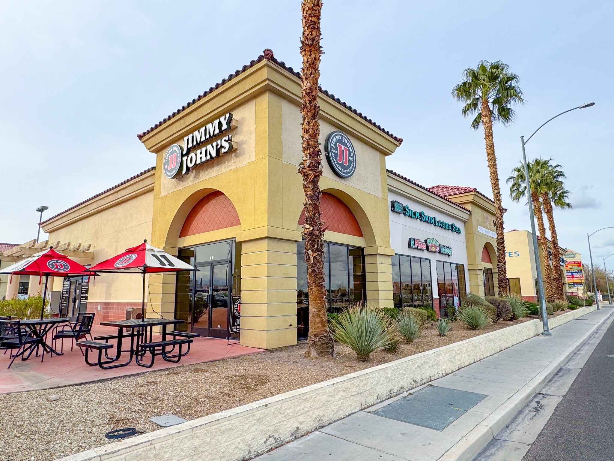 5447 S Rainbow Blvd, Las Vegas, NV for lease Primary Photo- Image 1 of 9